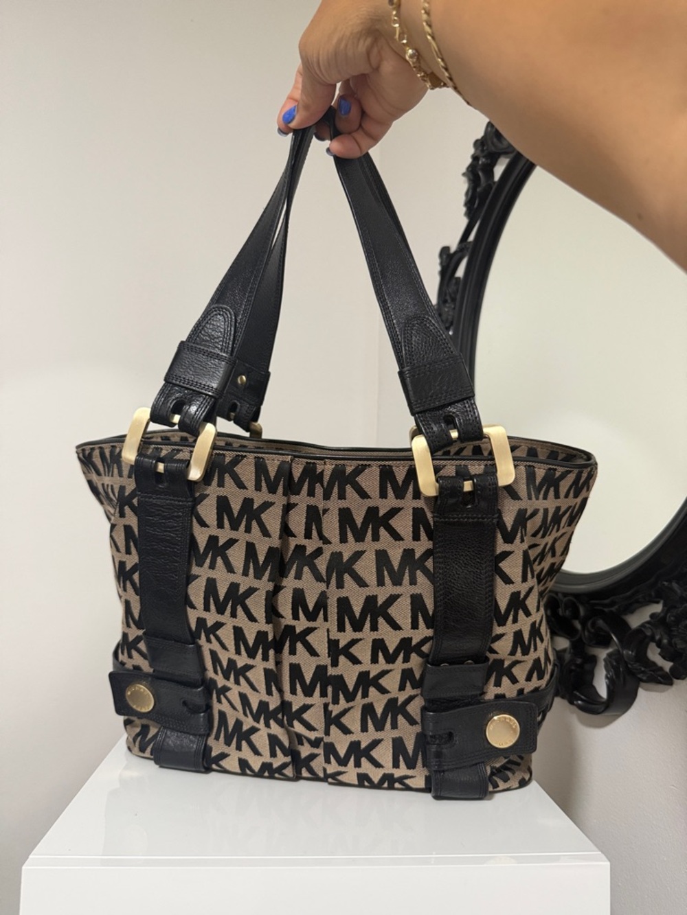 Final❤Sale❤ Michael Kors Black and Cream Shoulder Bag with Monogram Pattern Mk